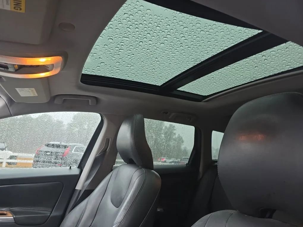 Used 2017 Volvo XC60 T5 Inscription image 17