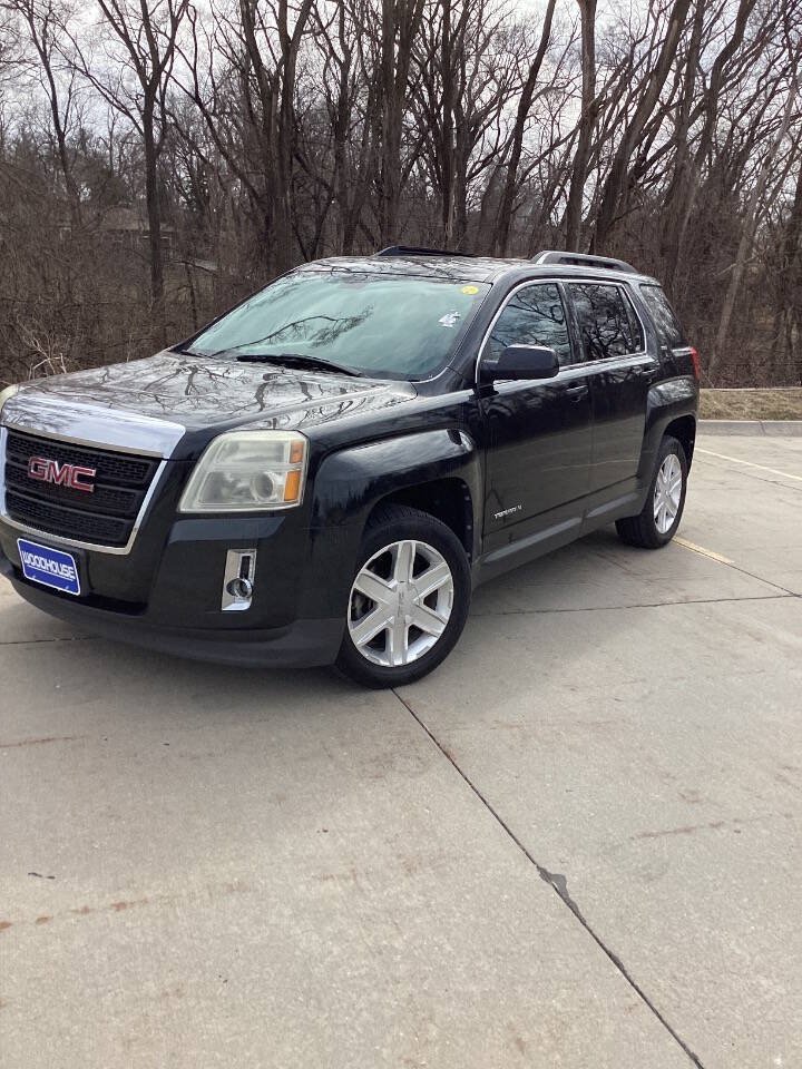 Used 2011 GMC Terrain SLT FWD image 2