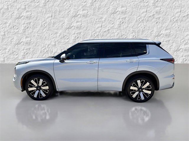 Used 2025 Mitsubishi Outlander SEL image 6
