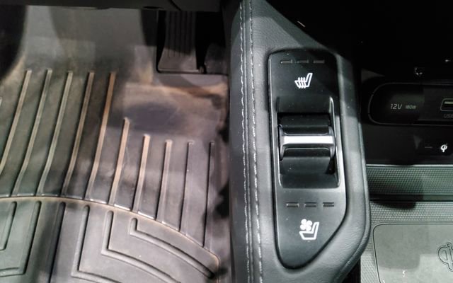 Used 2020 Kia Telluride EX w/ EX Premium Package image 32