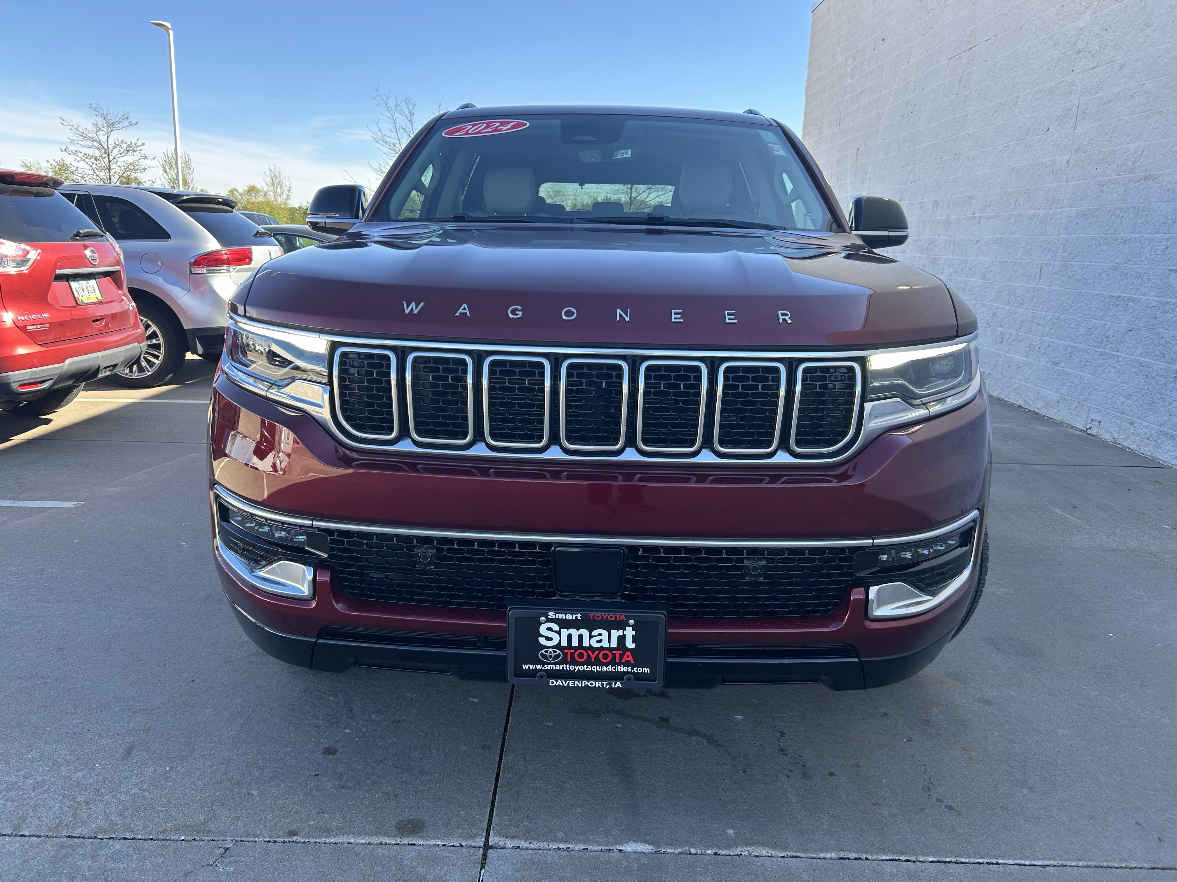 Used 2024 Jeep Wagoneer 4WD w/ Premium Group I image 2