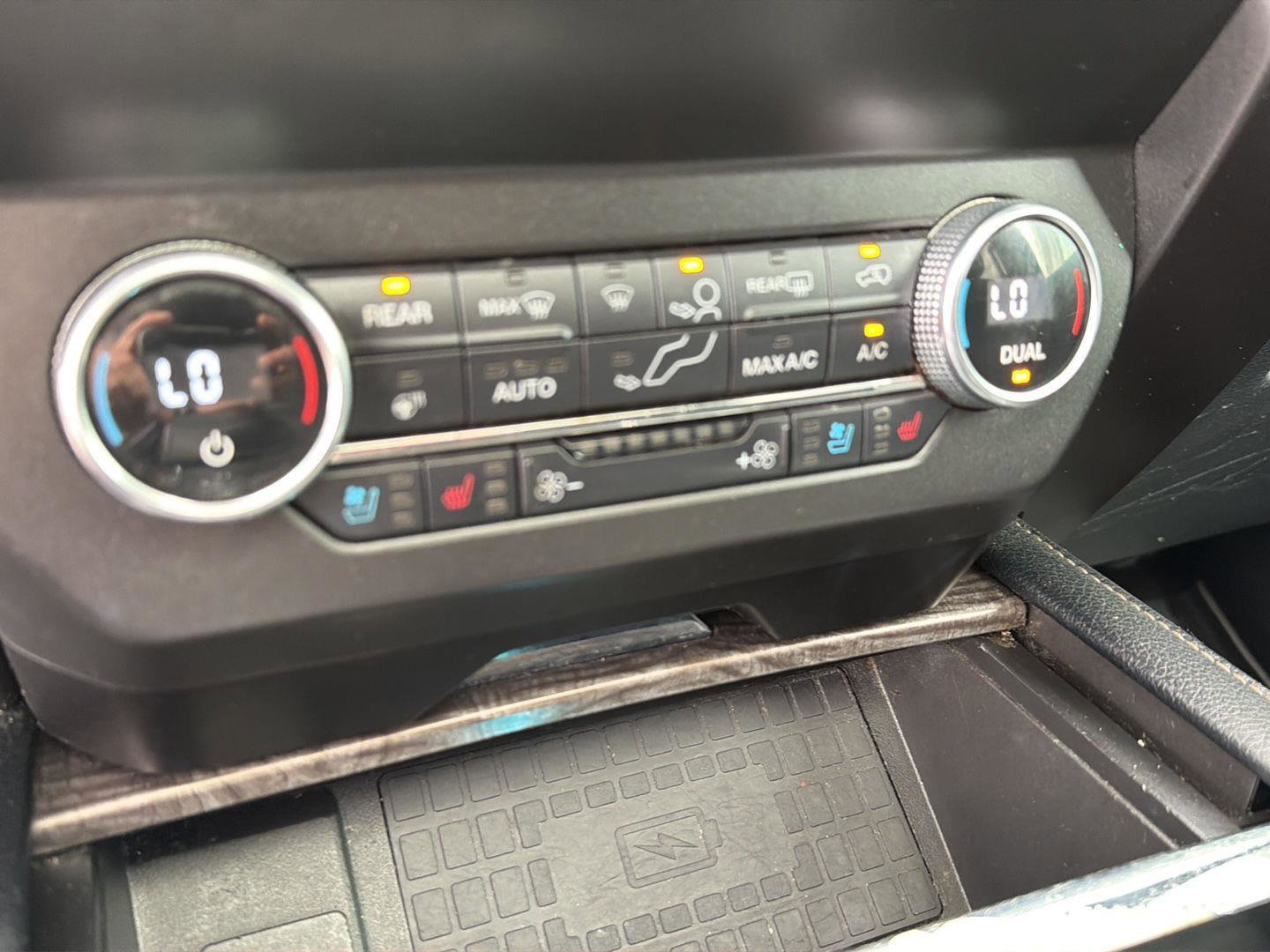 Used 2019 Ford Expedition Limited w/ Special Edition Package AWD/4WD image 30