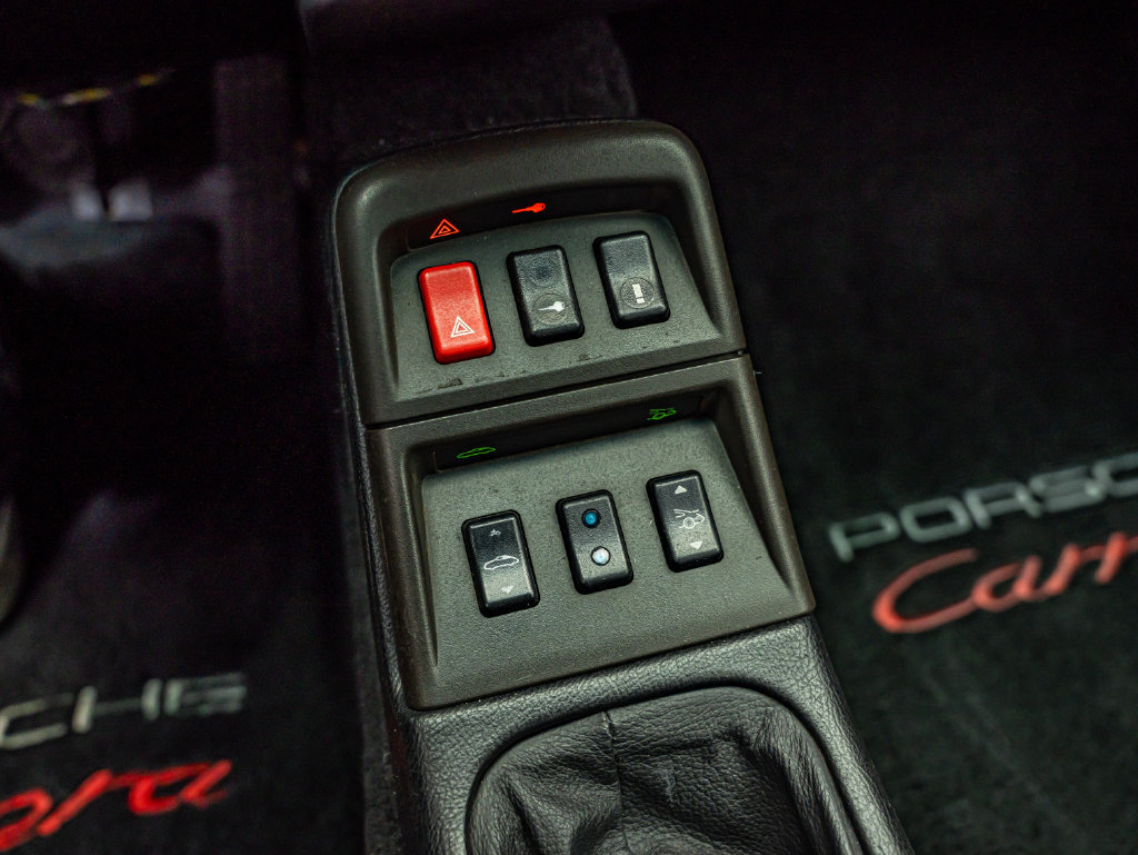 Used 1998 Porsche 911 Carrera RWD image 42