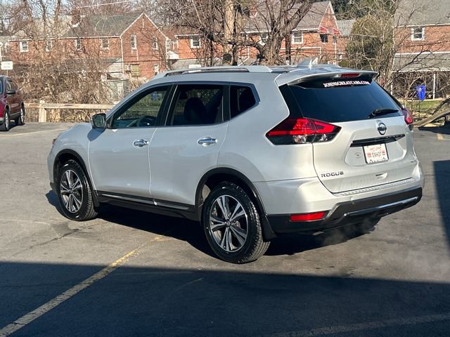 Used 2017 Nissan Rogue SL image 3