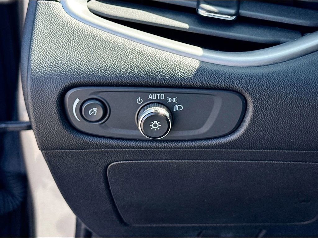 Used 2022 Chevrolet Malibu LT FWD image 6