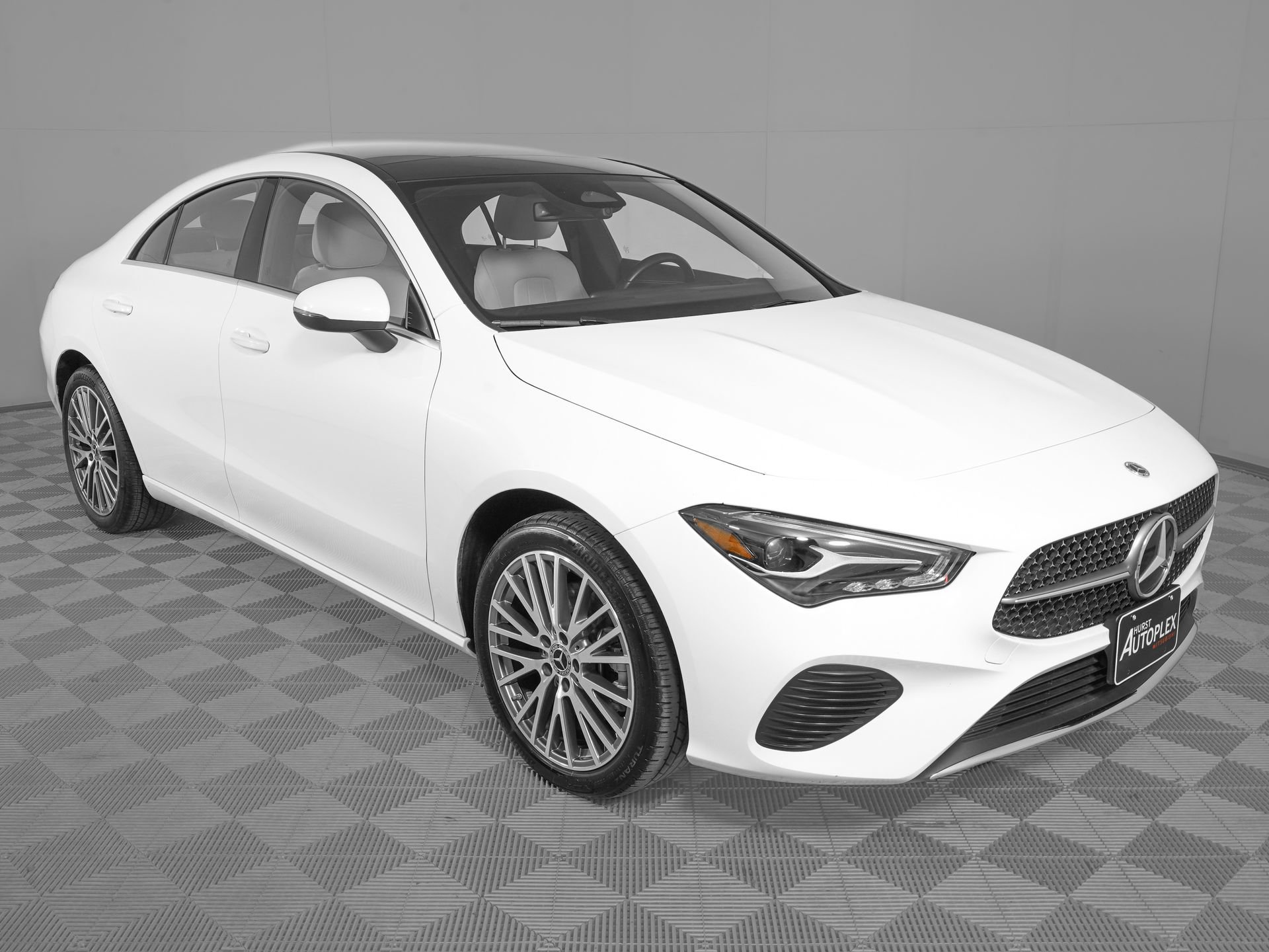 Used 2025 Mercedes-Benz CLA 250 image 3