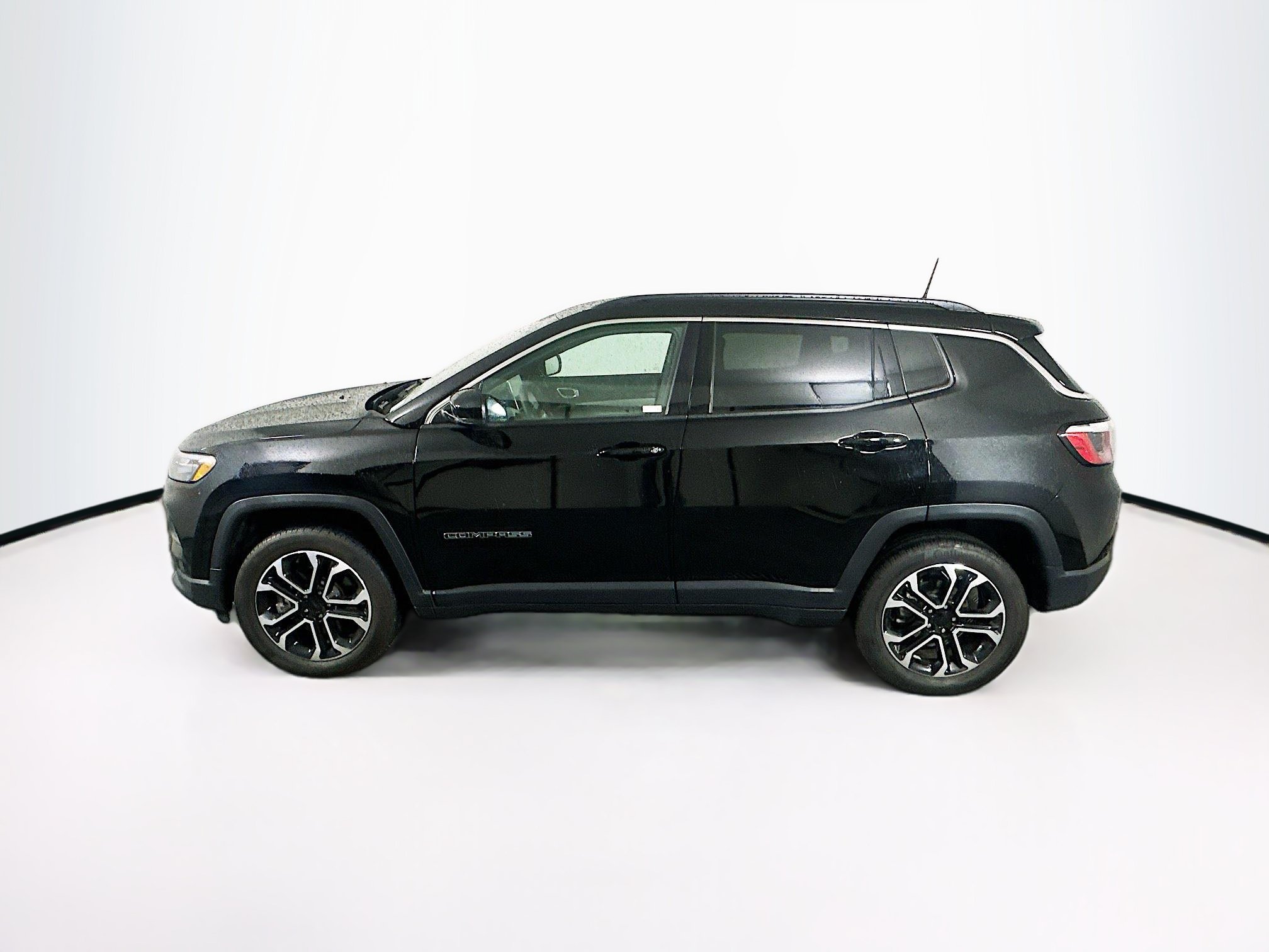 Used 2023 Jeep Compass Limited AWD/4WD image 4