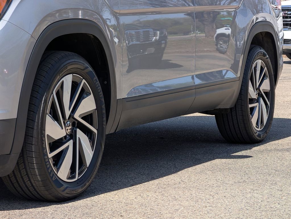 Used 2025 Volkswagen Atlas SE AWD/4WD image 5