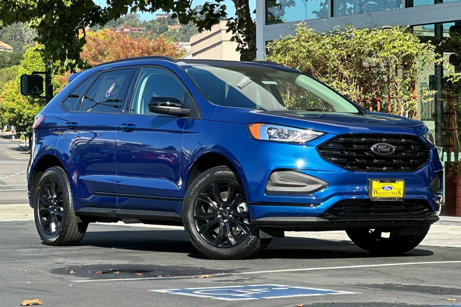 New 2024 Ford Edge SE w/ Black Appearance Package image 2
