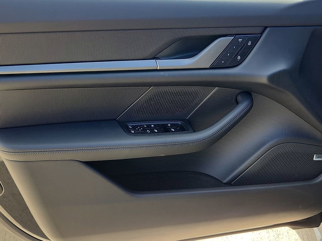 New 2026 Porsche Taycan image 13