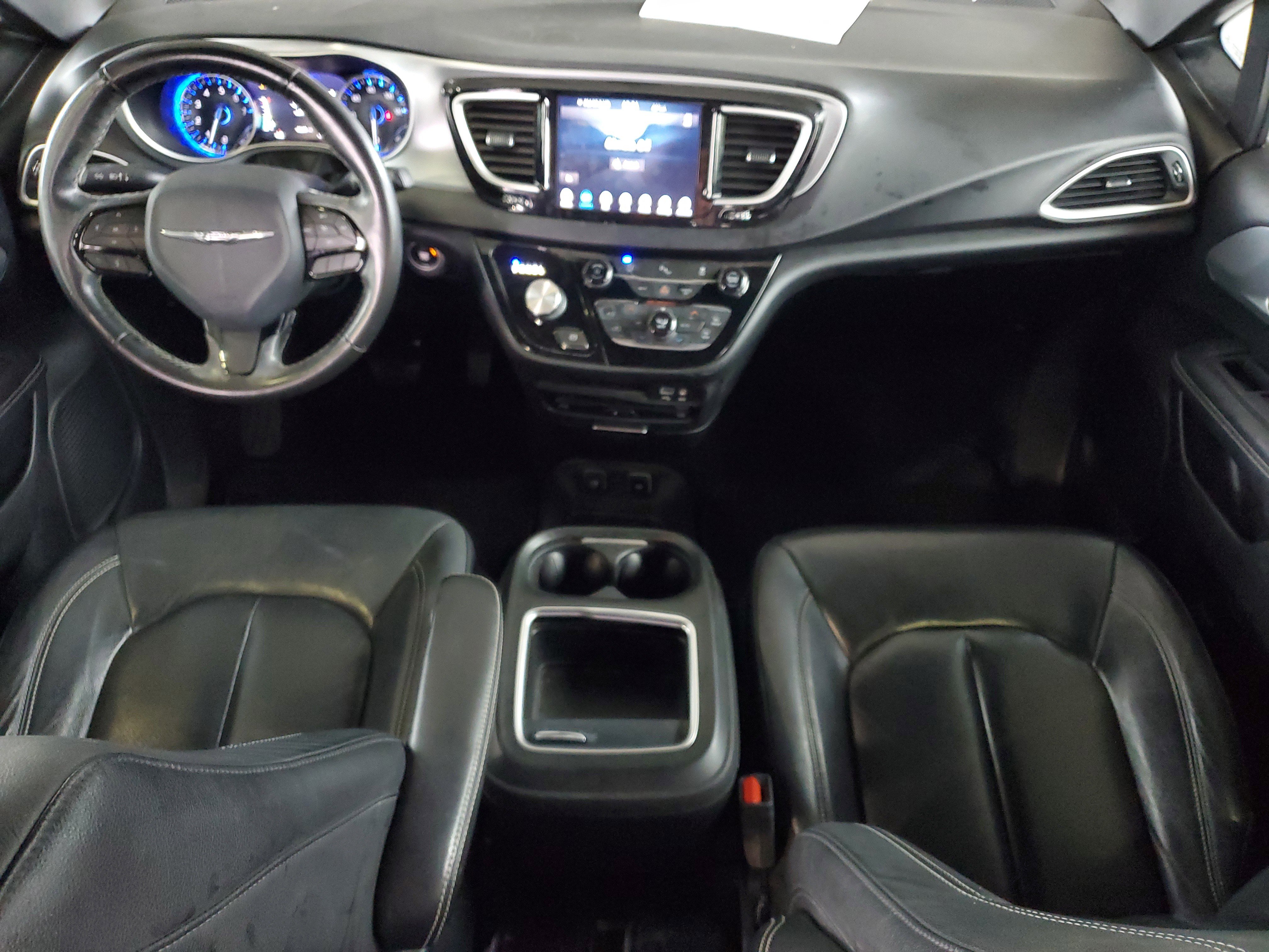 Used 2020 Chrysler Pacifica Touring-L Plus FWD image 12