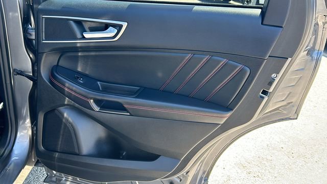 Used 2022 Ford Edge ST-Line image 12
