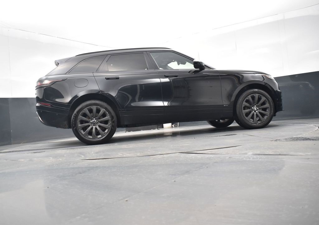 Used 2018 Land Rover Range Rover Velar R-Dynamic SE image 28