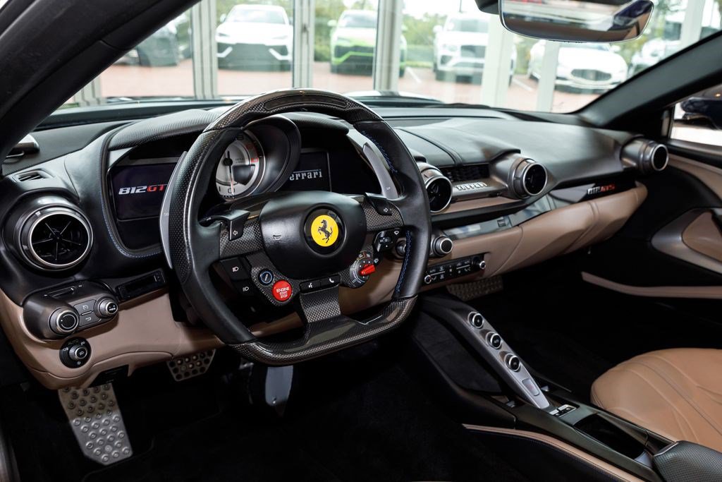 Used 2022 Ferrari 812 GTS RWD image 9