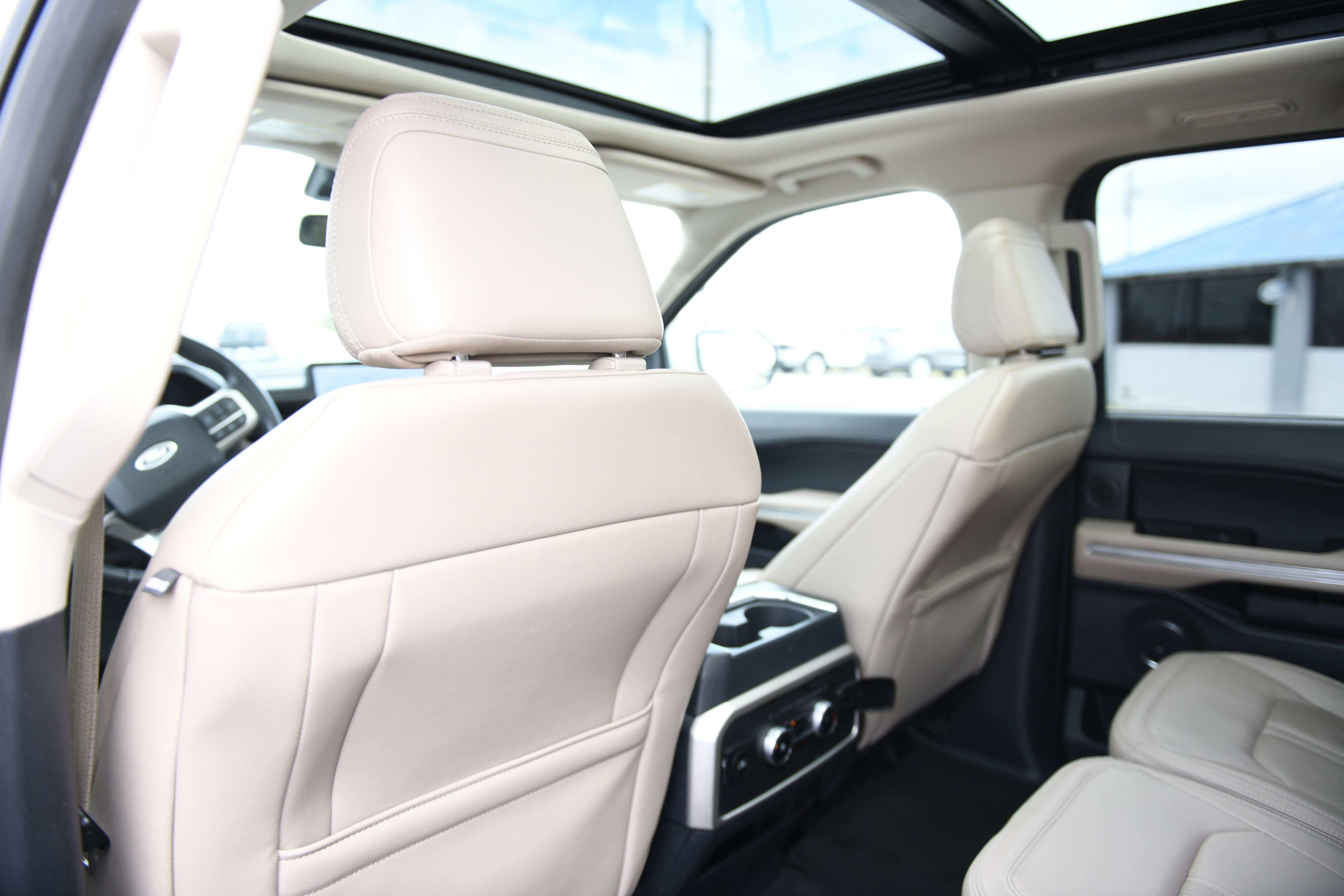 Used 2024 Ford Expedition Max Limited image 16