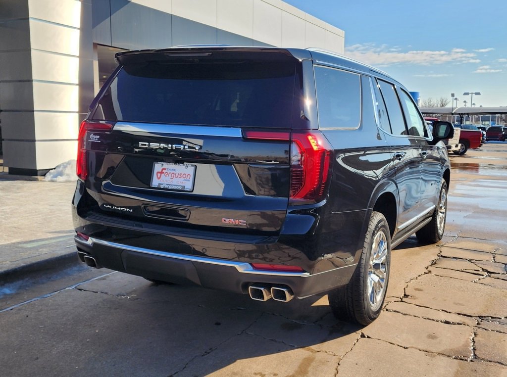 New 2026 GMC Yukon Denali w/ Sun & Power Step Package image 3