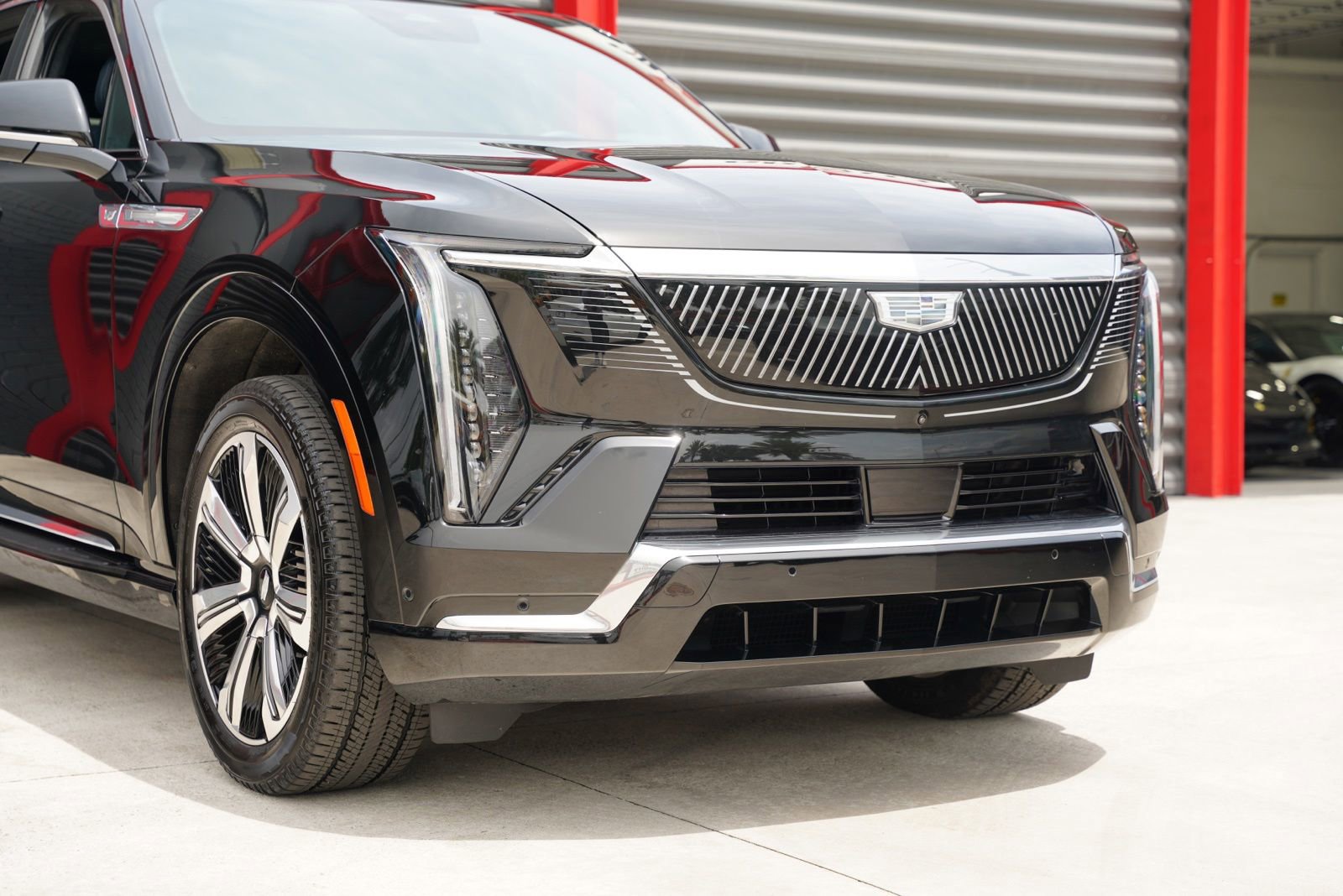 Used 2025 Cadillac Escalade IQ Luxury 2 w/ LPO, Premium Carpet Package AWD/4WD image 5