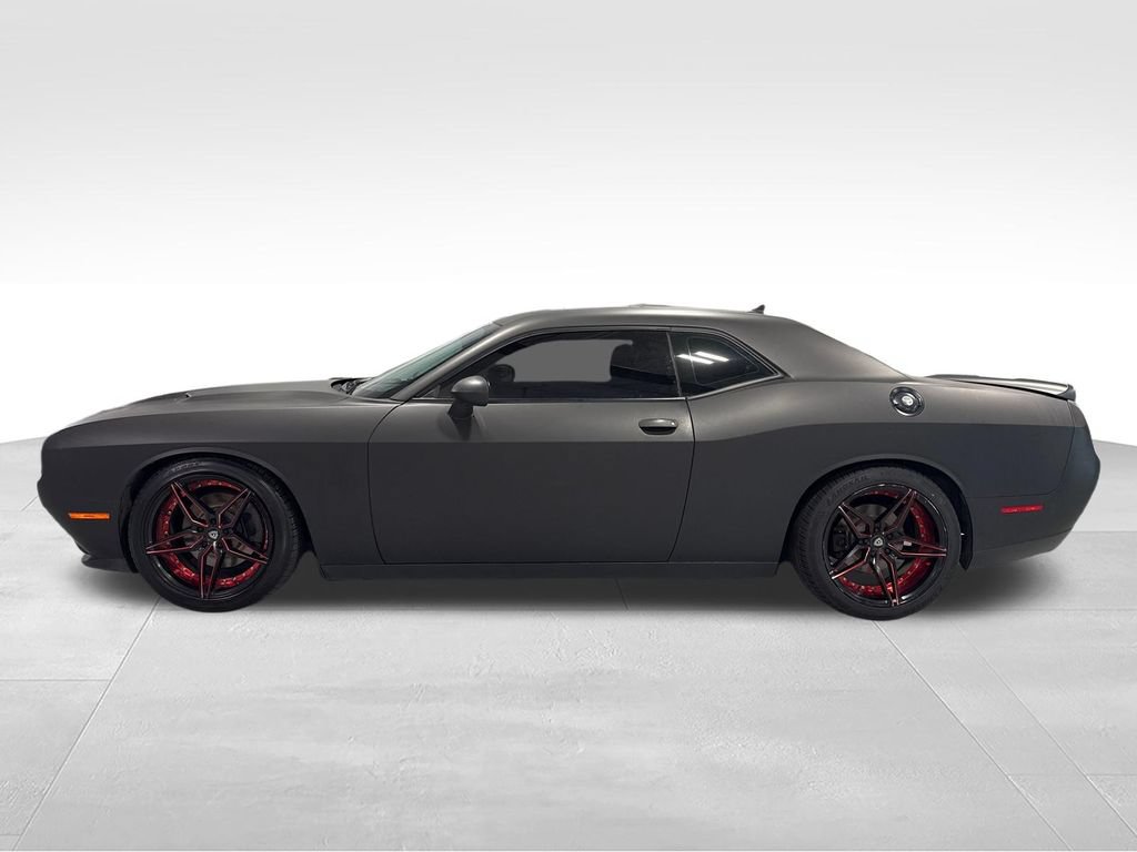 Used 2018 Dodge Challenger R/T w/ Blacktop Package RWD image 42