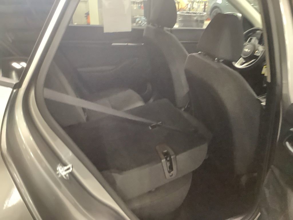 Certified 2025 Kia Seltos LX image 22