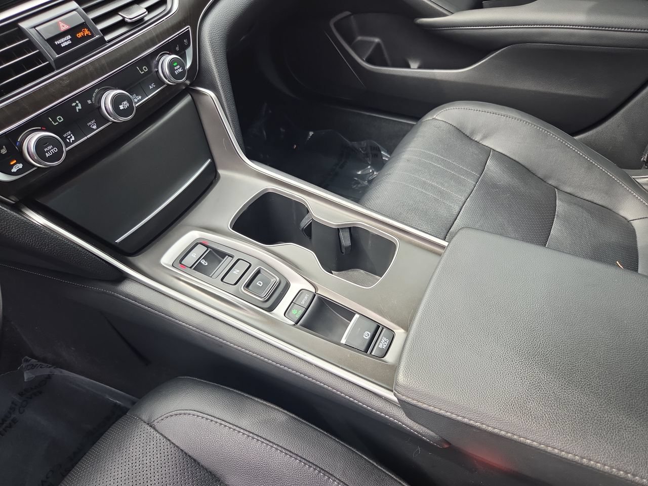 Used 2020 Honda Accord Touring image 31