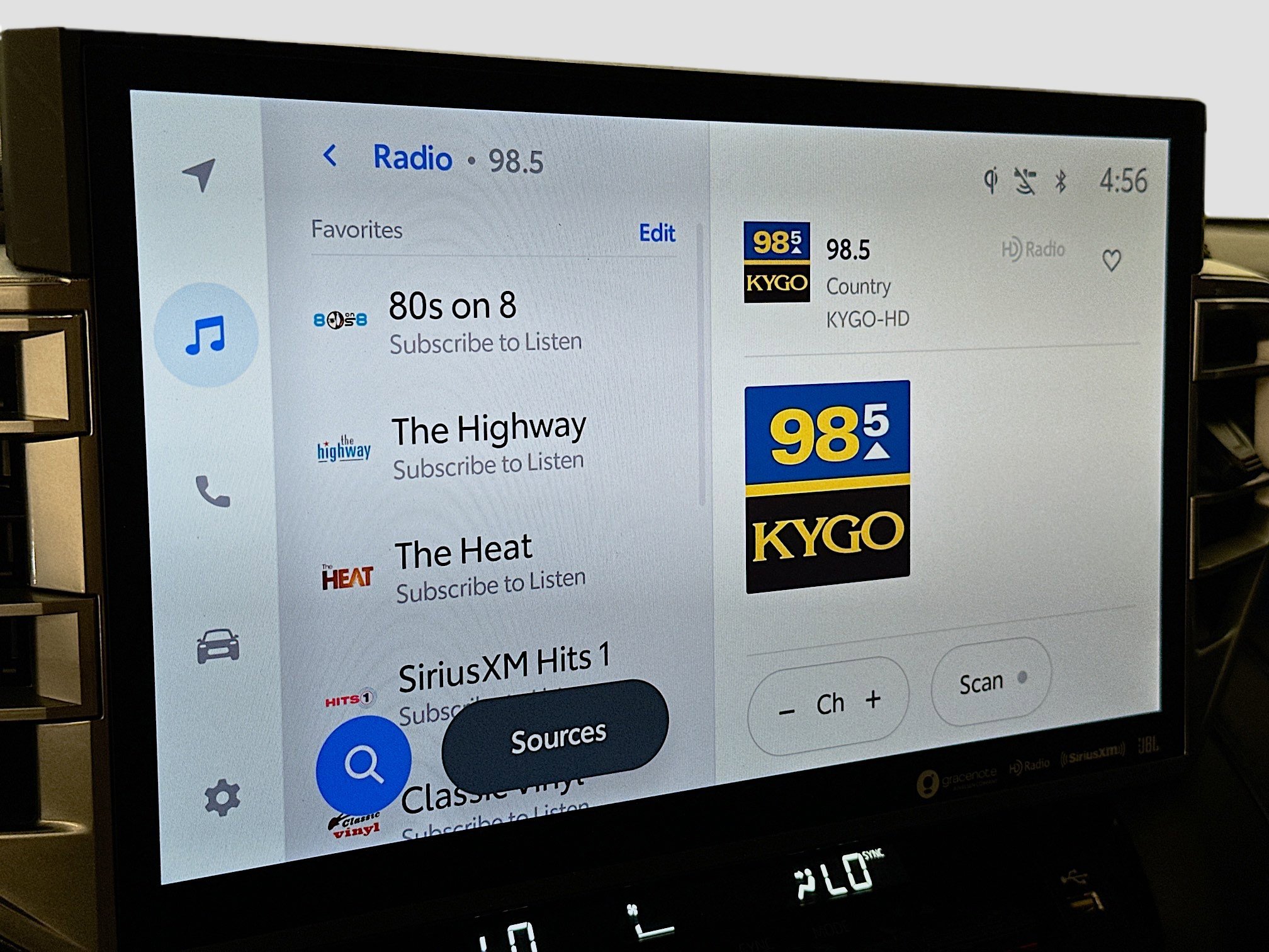Used 2022 Toyota Tundra Platinum w/ Advanced Package AWD/4WD image 21