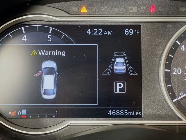 Used 2023 Nissan Versa SR w/ Trunk Package FWD image 13