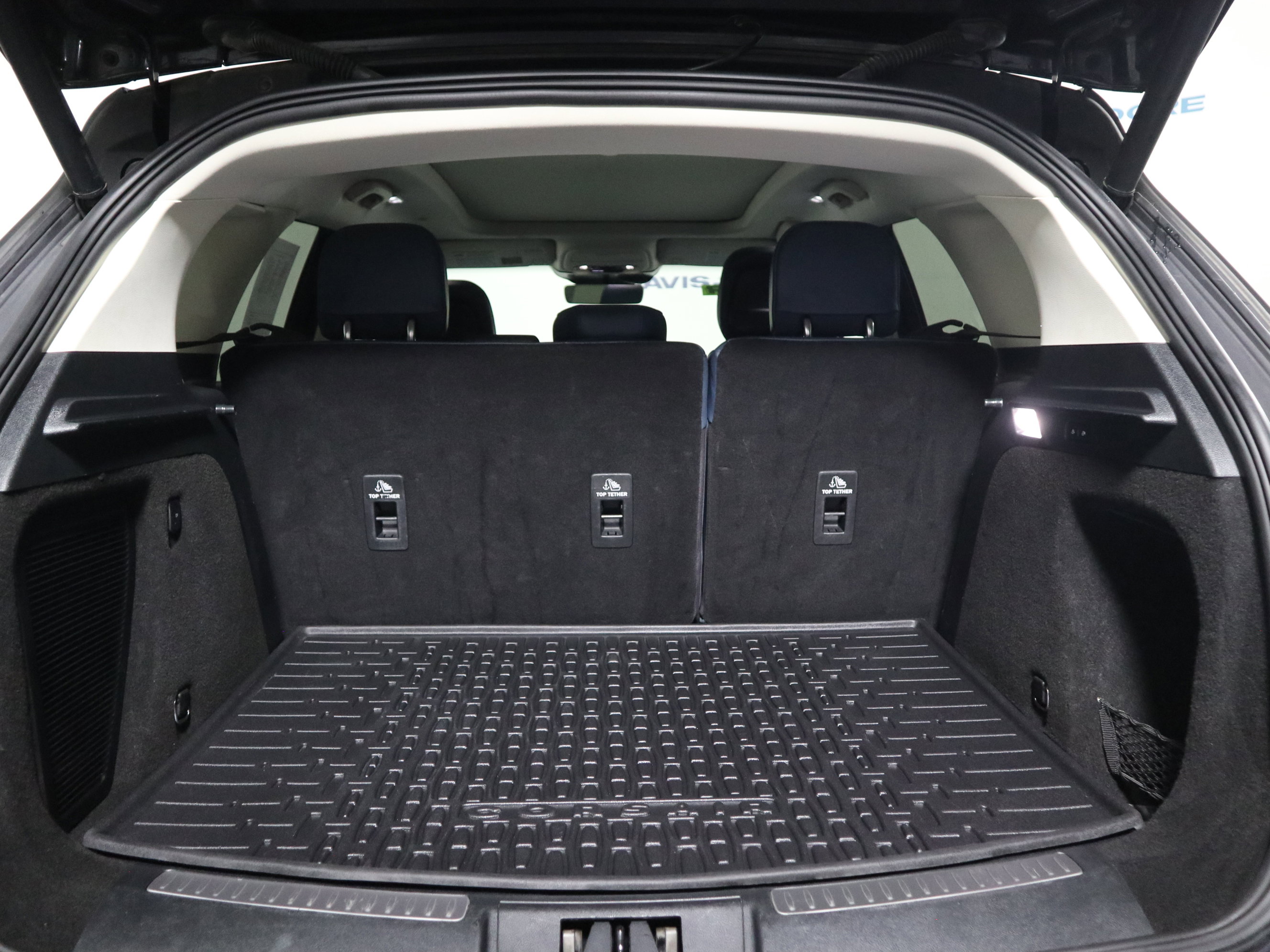 Used 2020 Lincoln Corsair Reserve w/ Equipment Group 202A image 8
