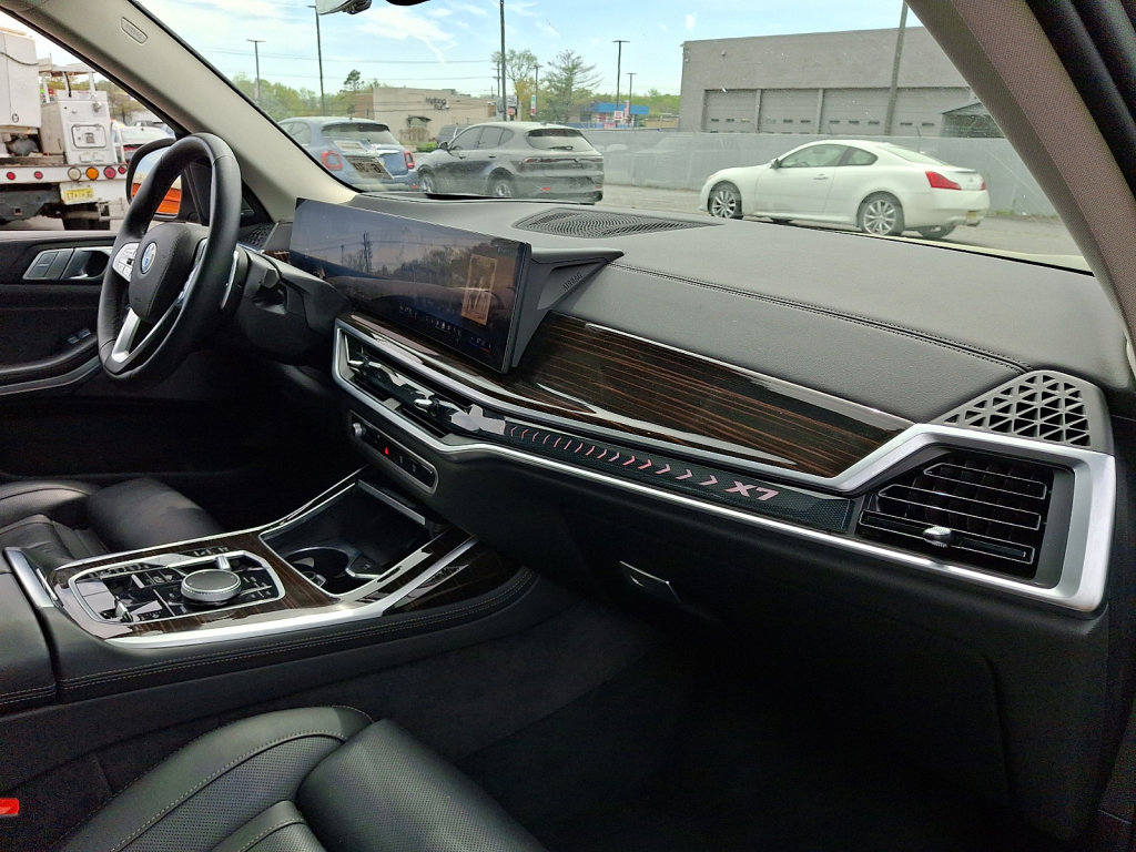 Used 2026 BMW X7 xDrive40i image 10