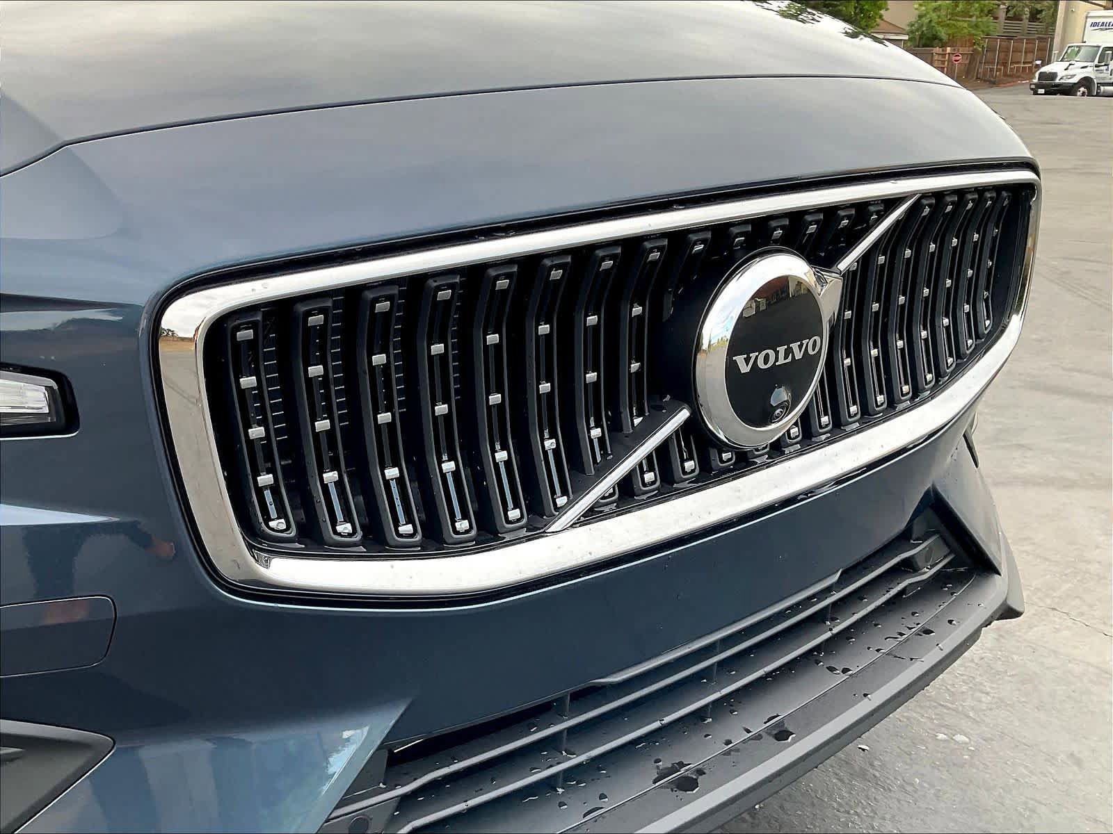 New 2026 Volvo V60 B5 Cross Country Plus w/ Climate Package image 33