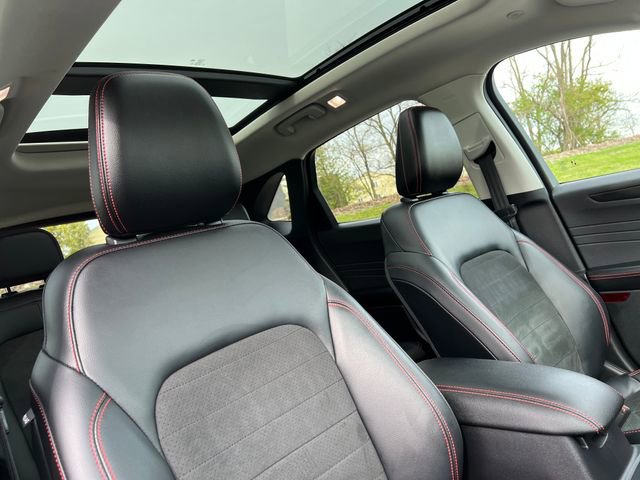 Used 2022 Ford Escape SEL w/ SEL Stealth AWD Package image 35