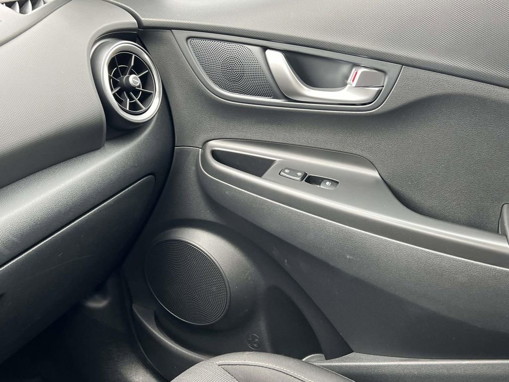 Used 2023 Hyundai Kona SEL w/ Convenience Package image 41