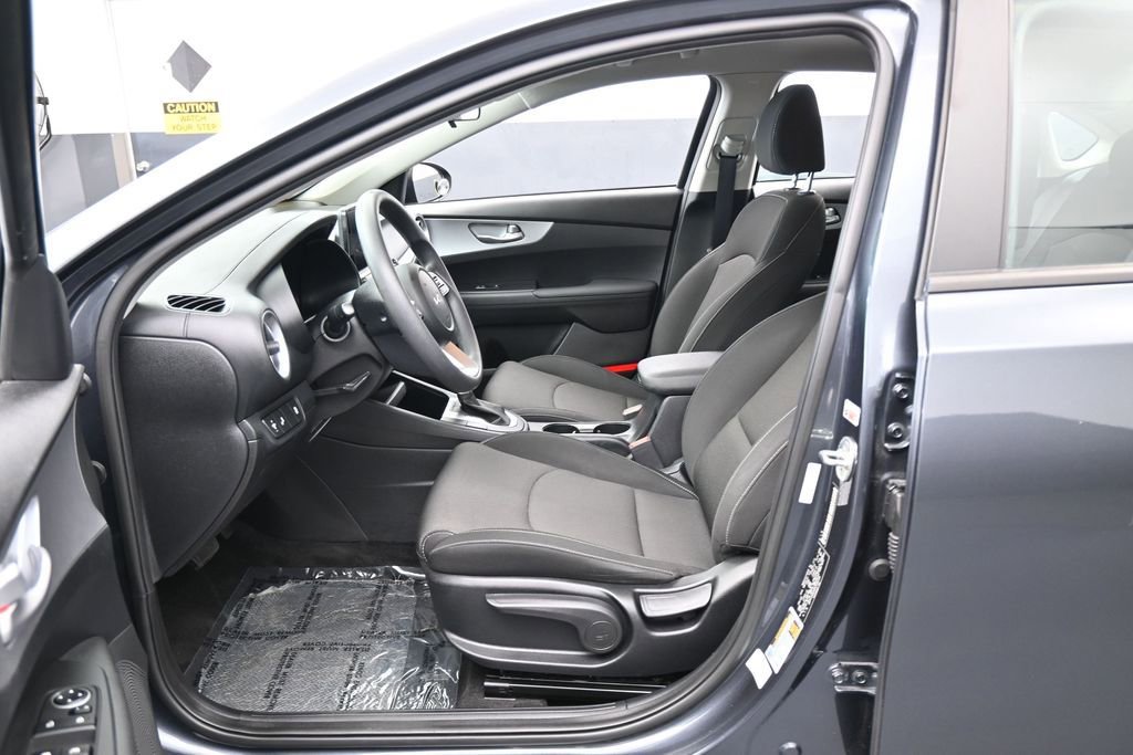 Used 2023 Kia Forte LXS w/ LXS Technology Package FWD image 11