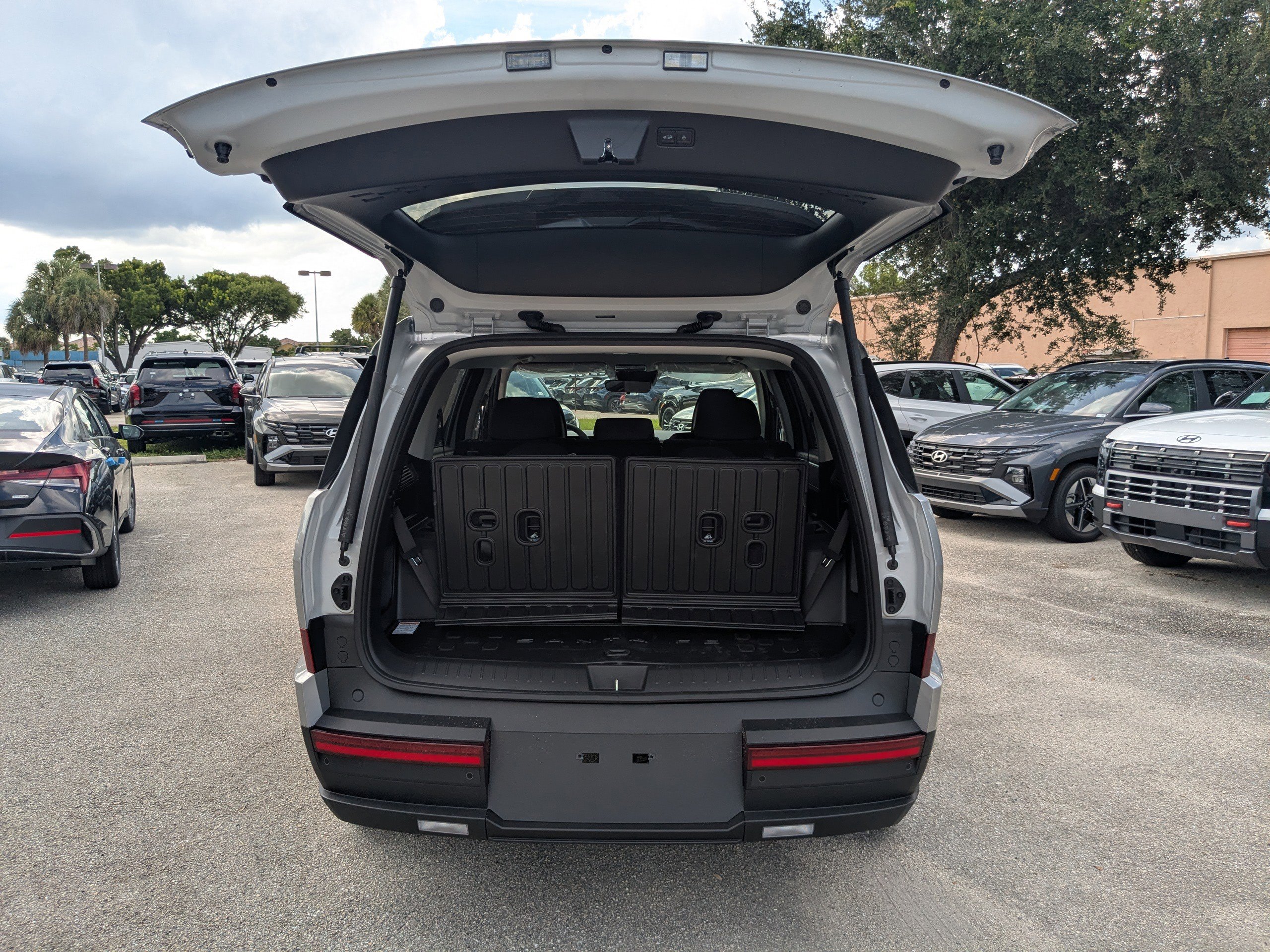 New 2026 Hyundai Santa Fe SE image 13