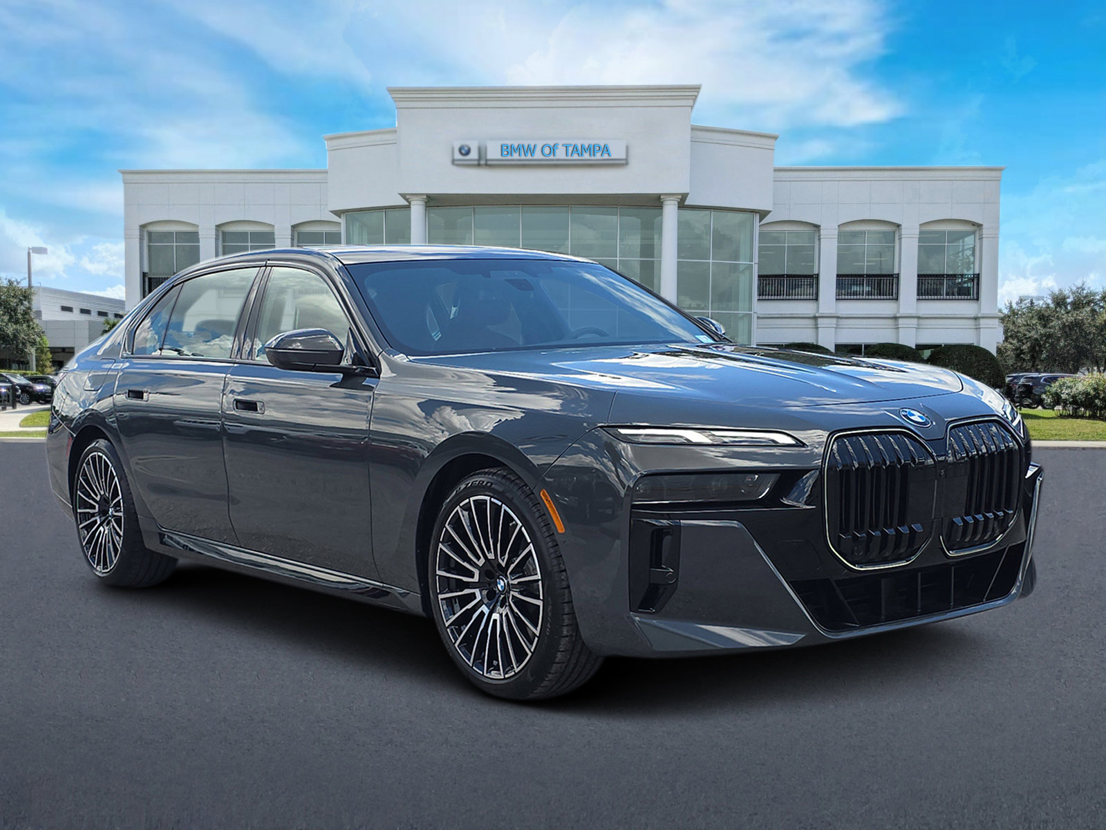 New 2025 BMW 760i xDrive