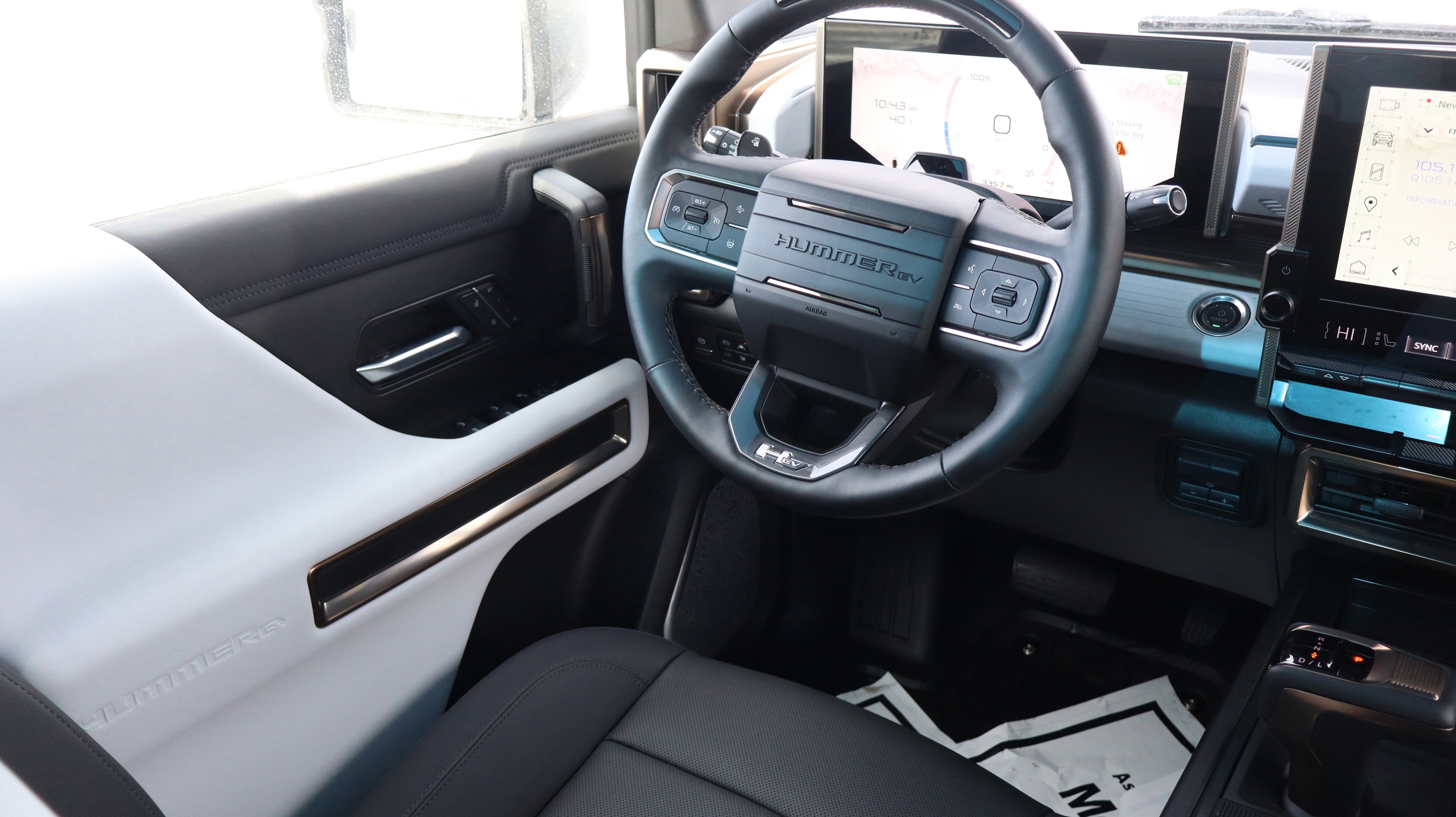 New 2025 GMC Hummer EV 3X w/ LPO, Dark Essentials Package image 9