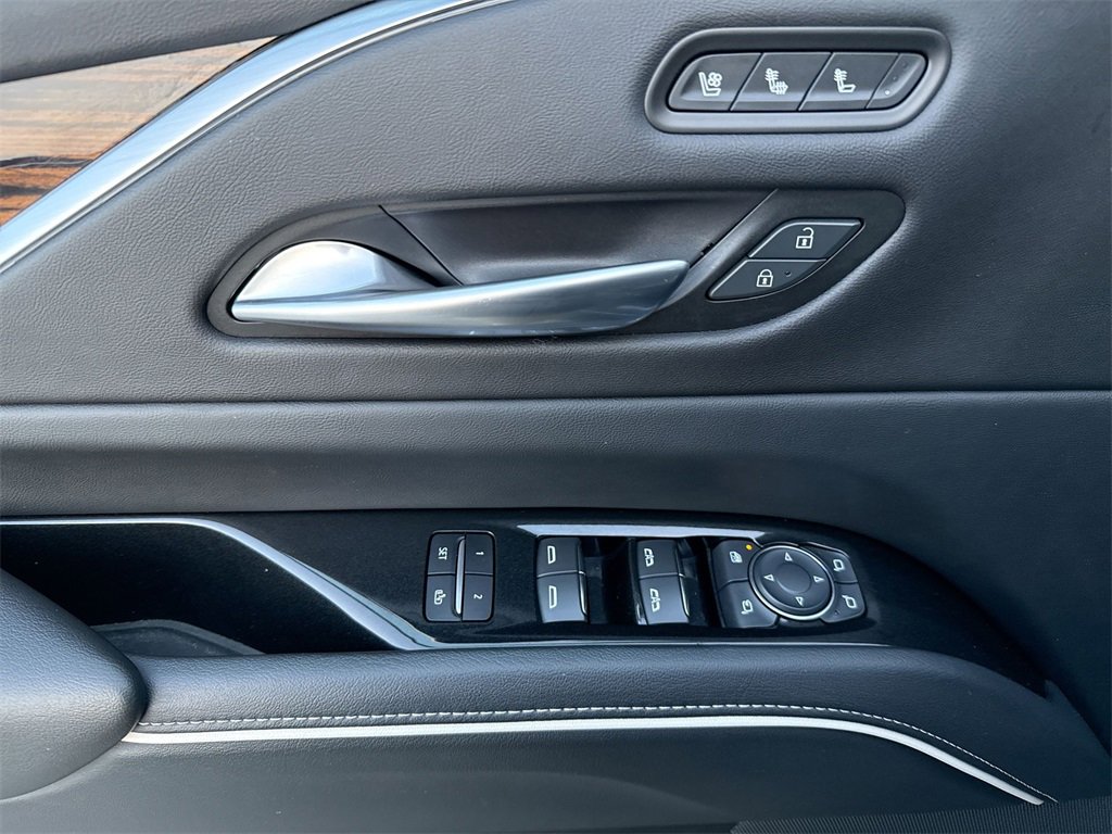 Used 2022 Cadillac Escalade ESV Premium Luxury image 15