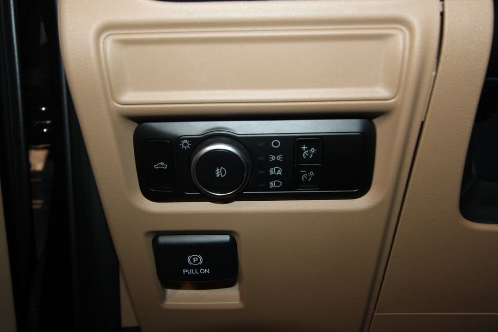 Used 2023 Ford F150 XLT image 9