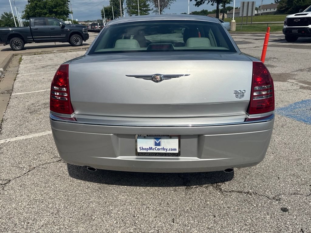 Used 2005 Chrysler 300 C w/ Sound Group II RWD image 21