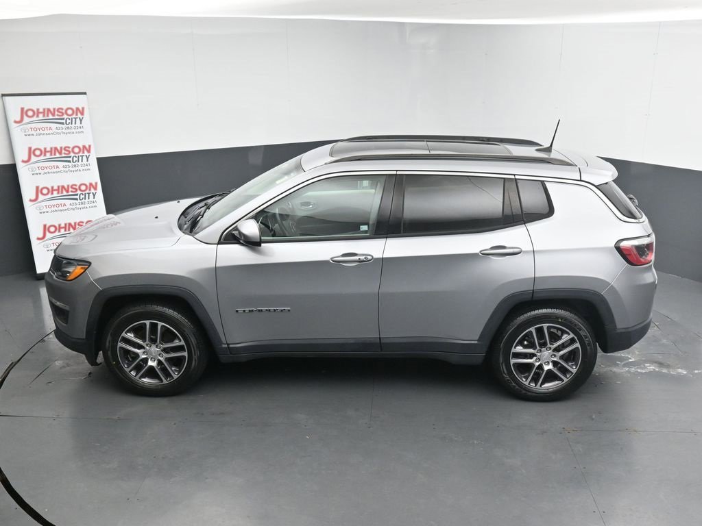 Used 2019 Jeep Compass Latitude w/ Popular Equipment Group image 32