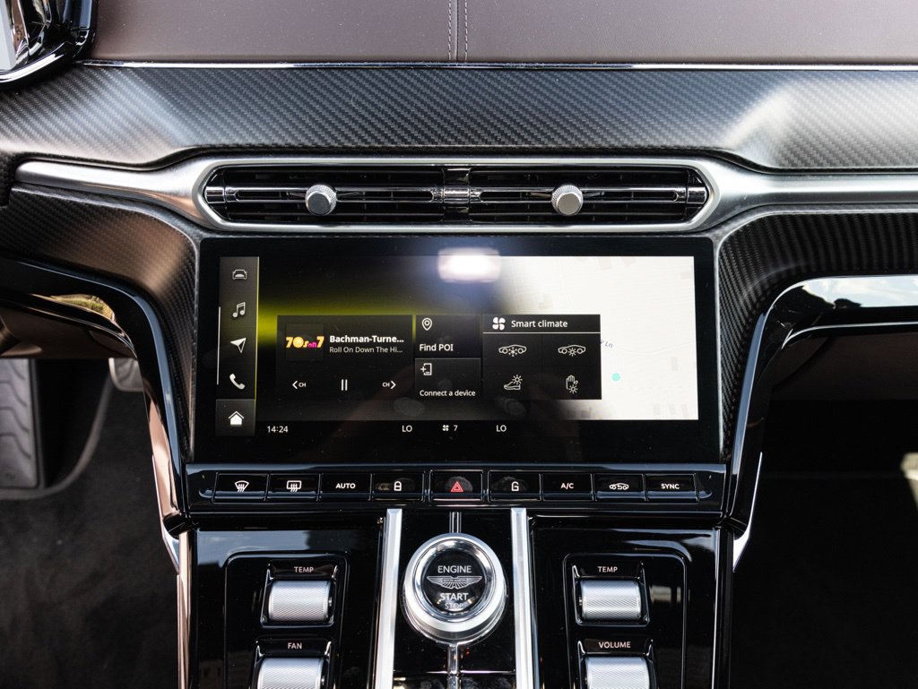 Used 2025 Aston Martin V8 Vantage Coupe RWD image 40