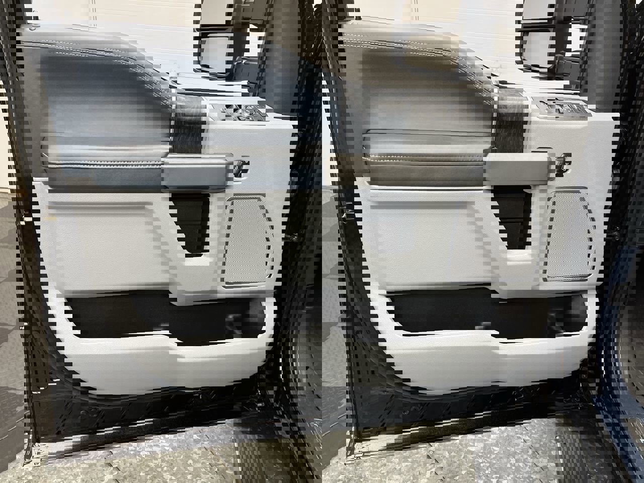 Used 2022 Ford F350 Limited image 10