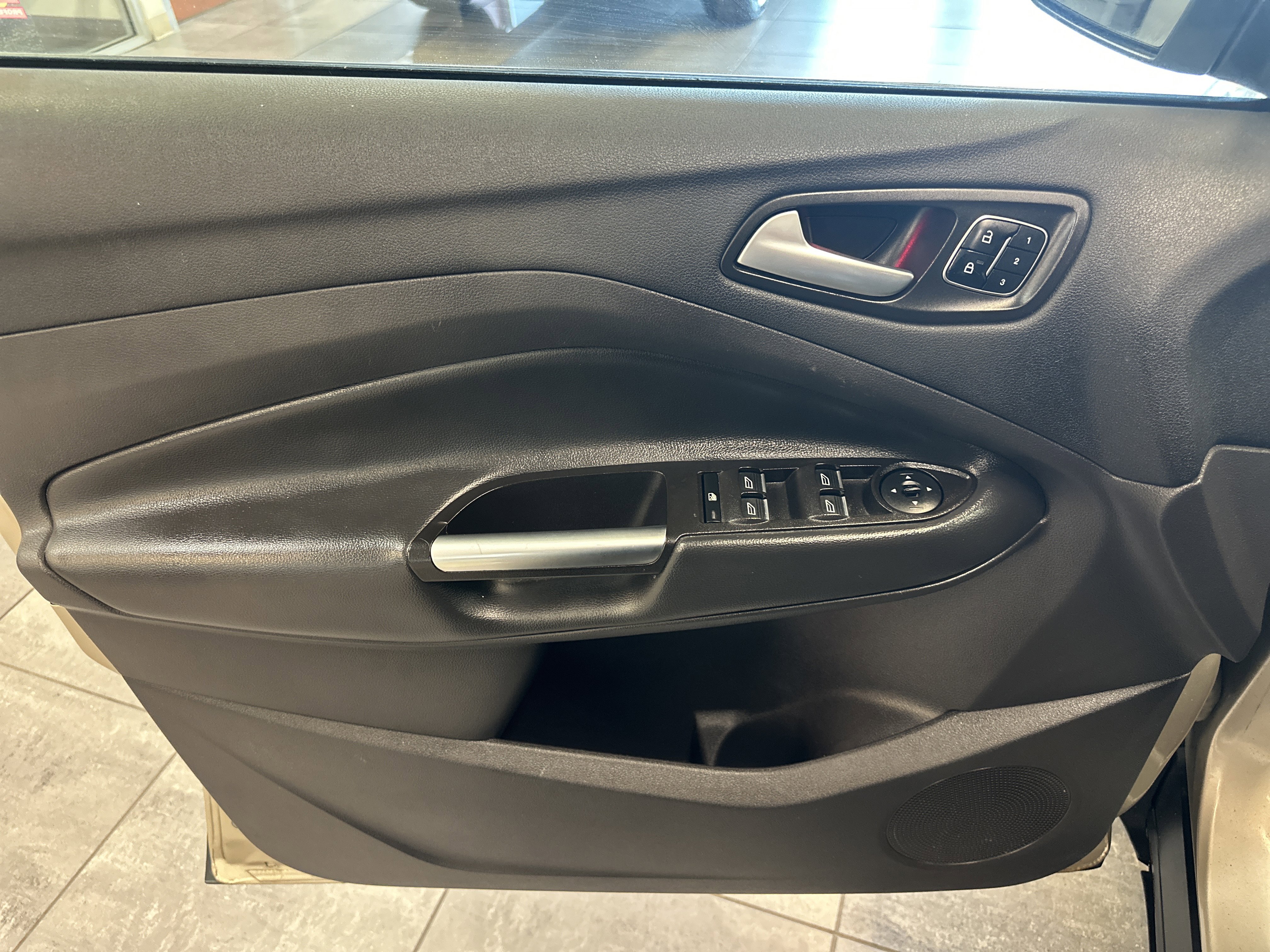 Used 2017 Ford Escape Titanium image 20