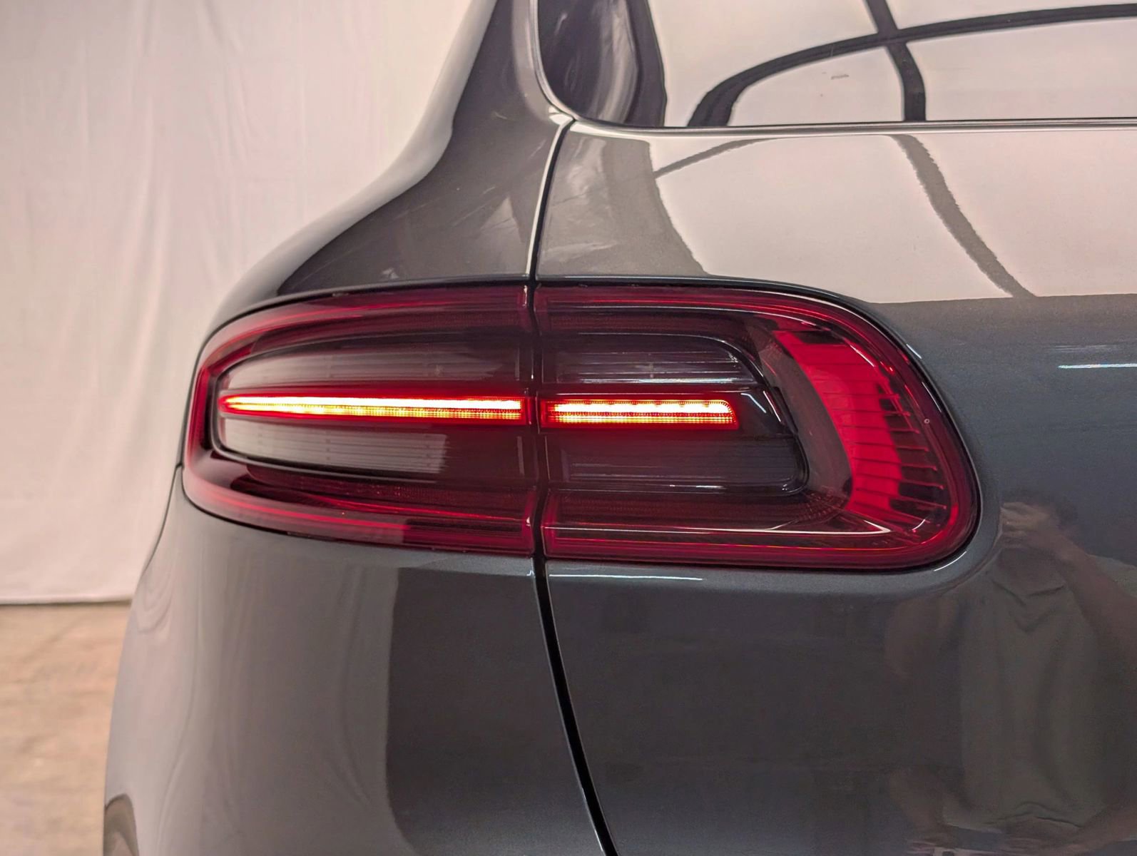 Used 2015 Porsche Macan S AWD/4WD image 9