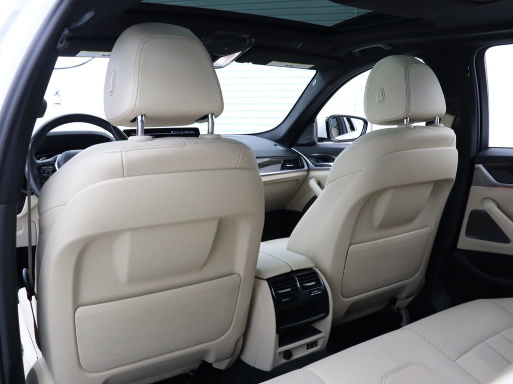 Used 2021 BMW 530i w/ Premium Package RWD image 15