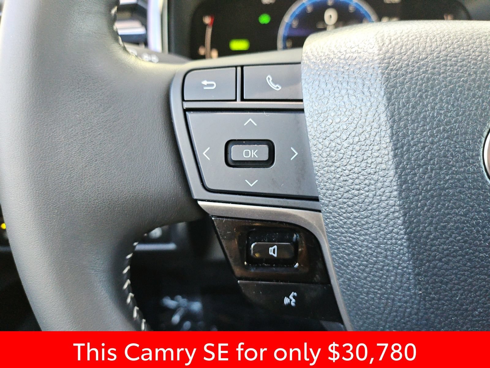 Used 2025 Toyota Camry SE w/ Convenience Package FWD image 30
