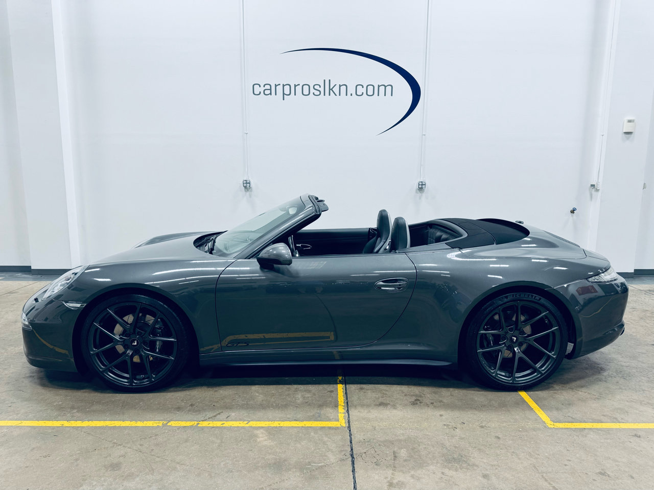 Used 2015 Porsche 911 Carrera GTS image 4