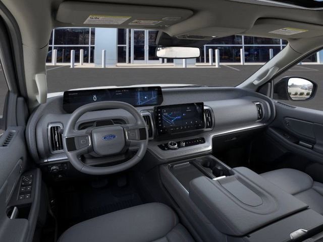 New 2025 Ford Expedition Active image 9