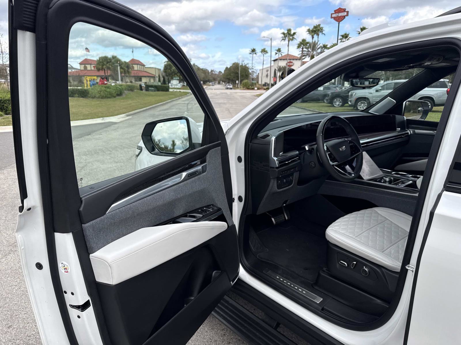 Used 2025 Cadillac Escalade V image 20