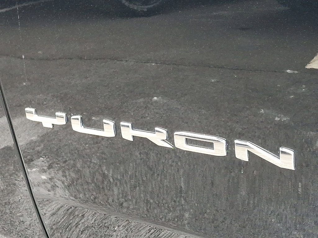 Used 2023 GMC Yukon SLT image 11