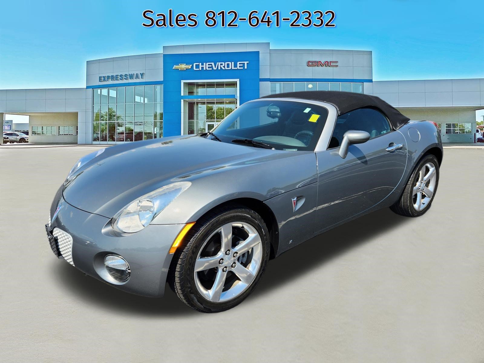 Used 2007 Pontiac Solstice Convertible w/ Premium Package RWD image 3